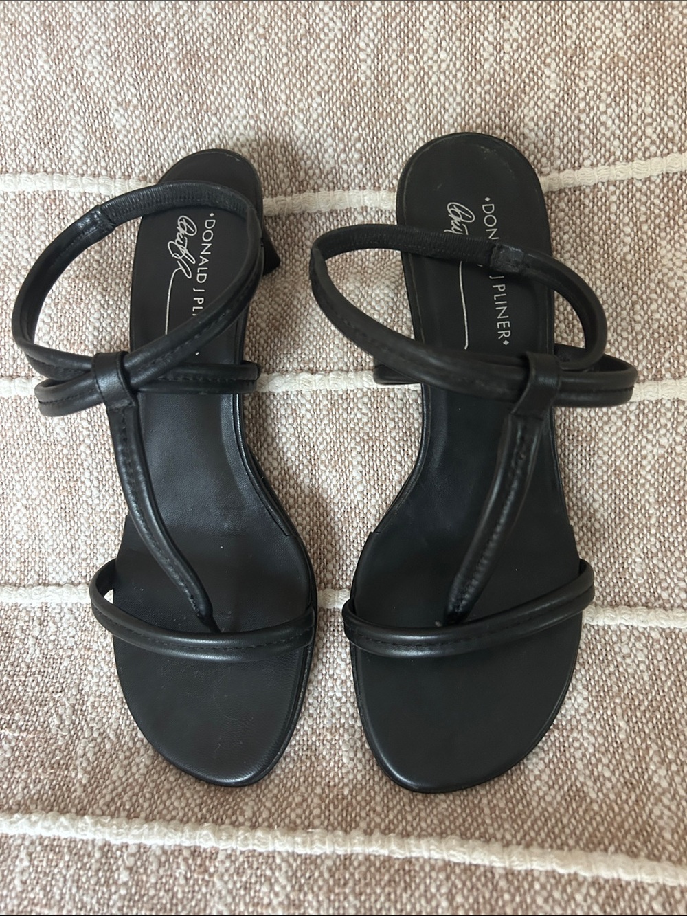 Donald J. Pliner Black Strappy Leather Toe-Loop Sandals